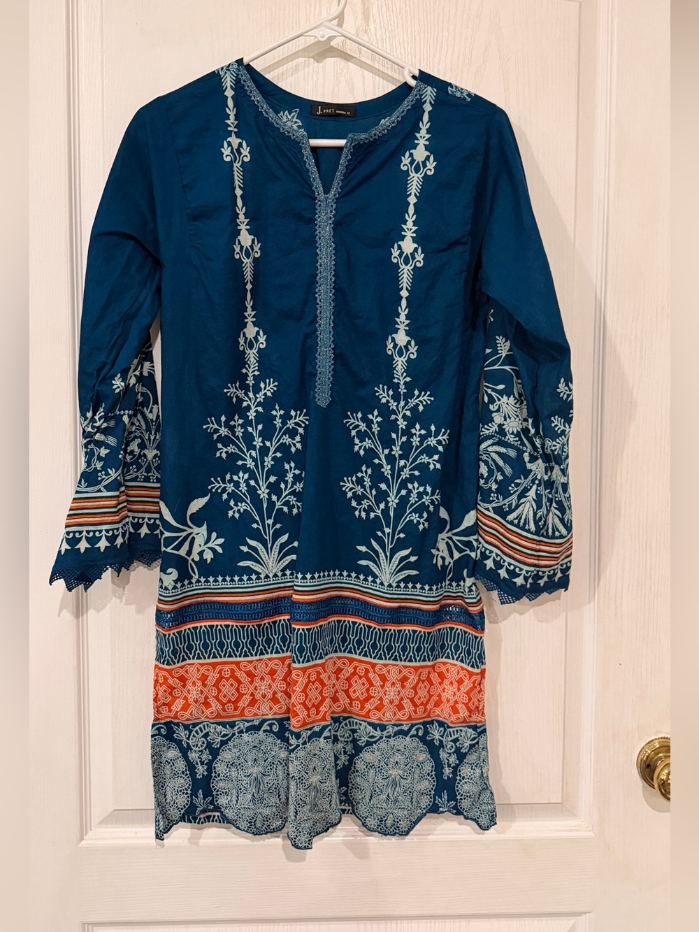 Indian Floral Embroidered Long Sleeve Kurti Dress / Tunic